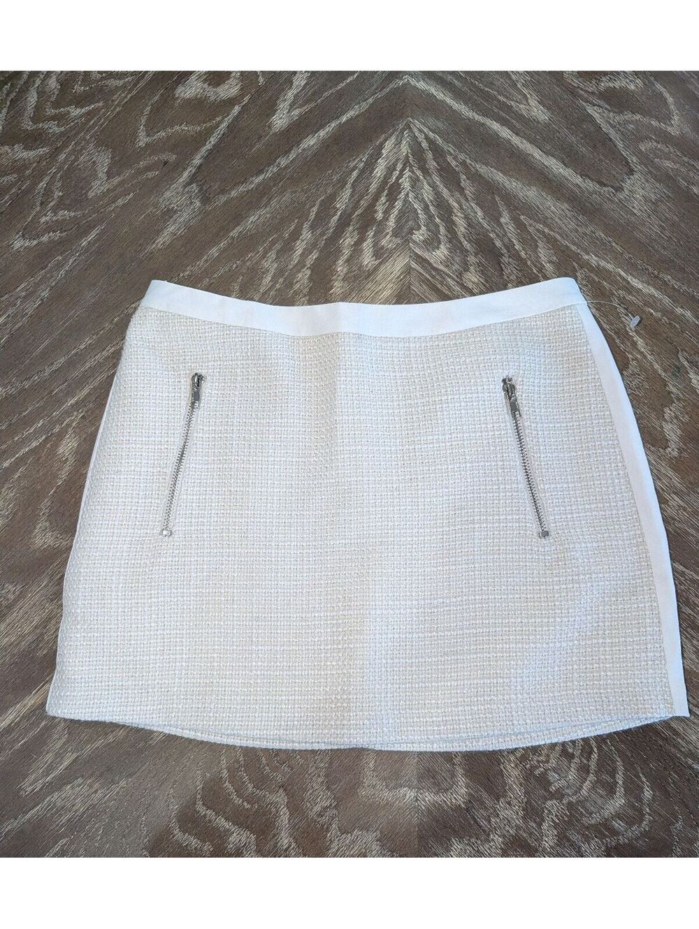 Entro Cream Gold Tweed Lined Mini Skirt White Contrast Trim and Zipper Pockets